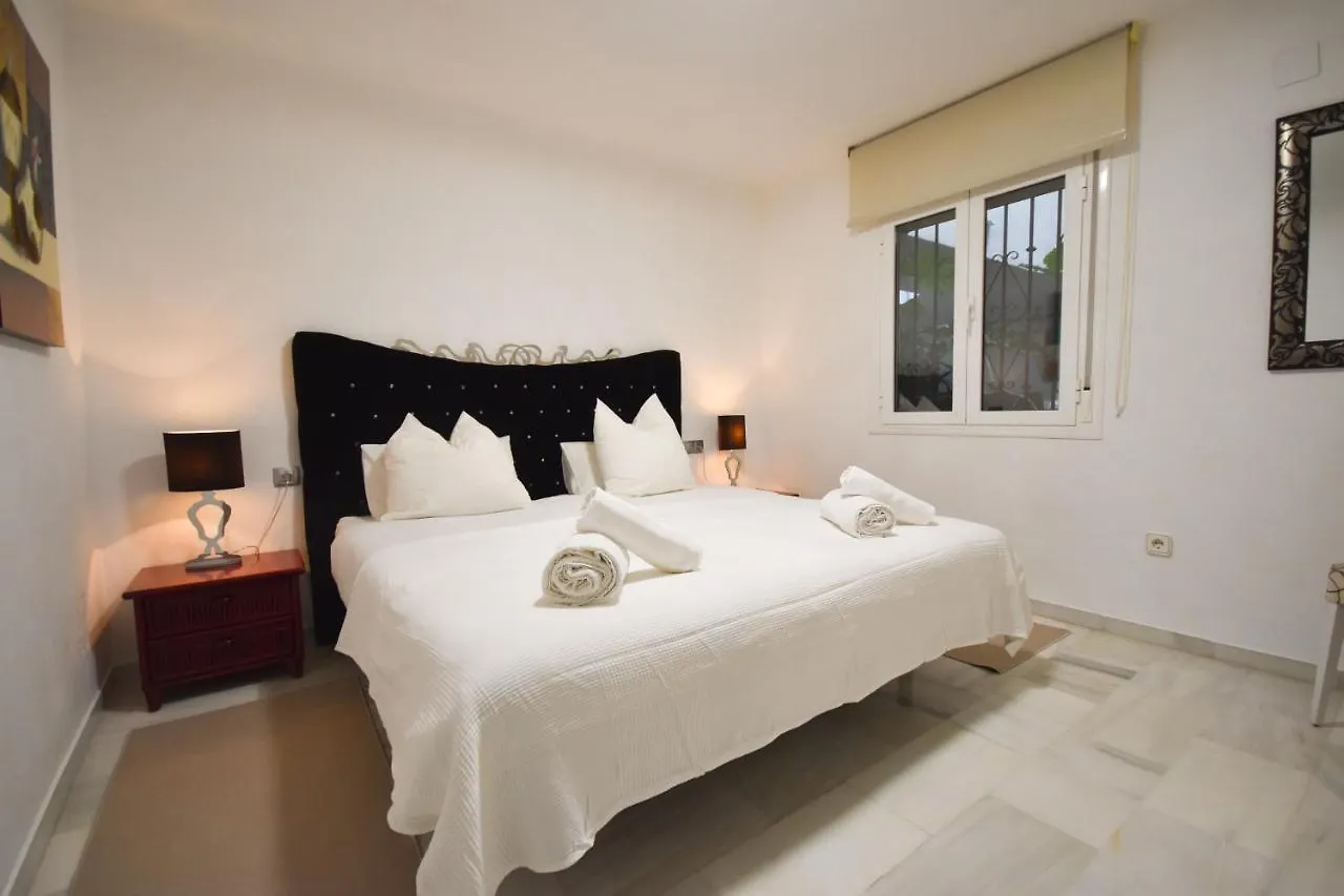 Directly In Puerto Banus, Marbella Apartment 0*,